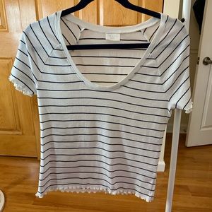 Abound Cute White Top Size L